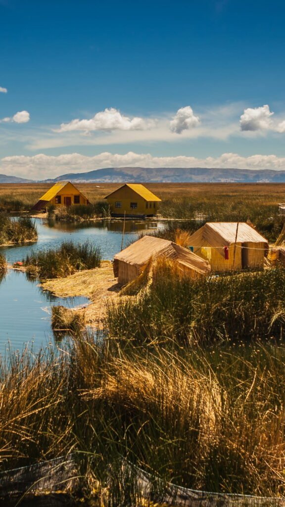 UROS Y TAQUILE